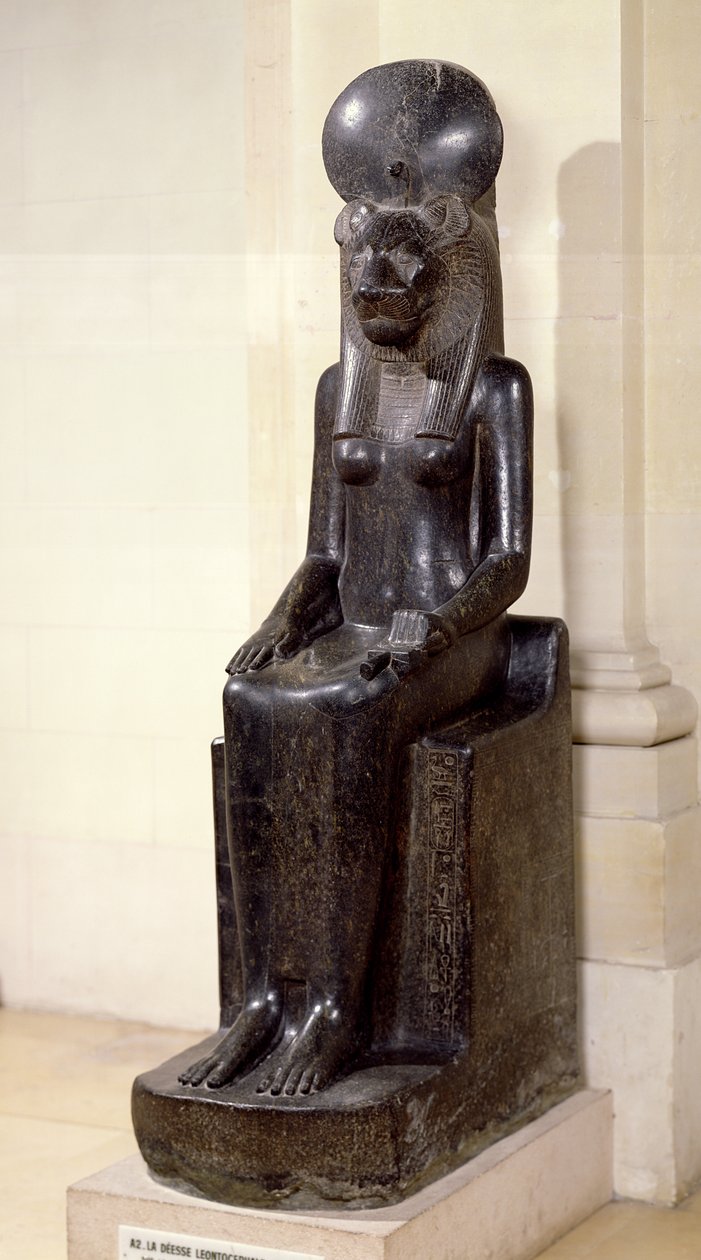 Estátua da deusa com cabeça de leão Sekhmet, do Templo de Mut, Karnak, Novo Reino, c.1391-1353 aC (diorito) (ver também 50887) de Egyptian 18th Dynasty