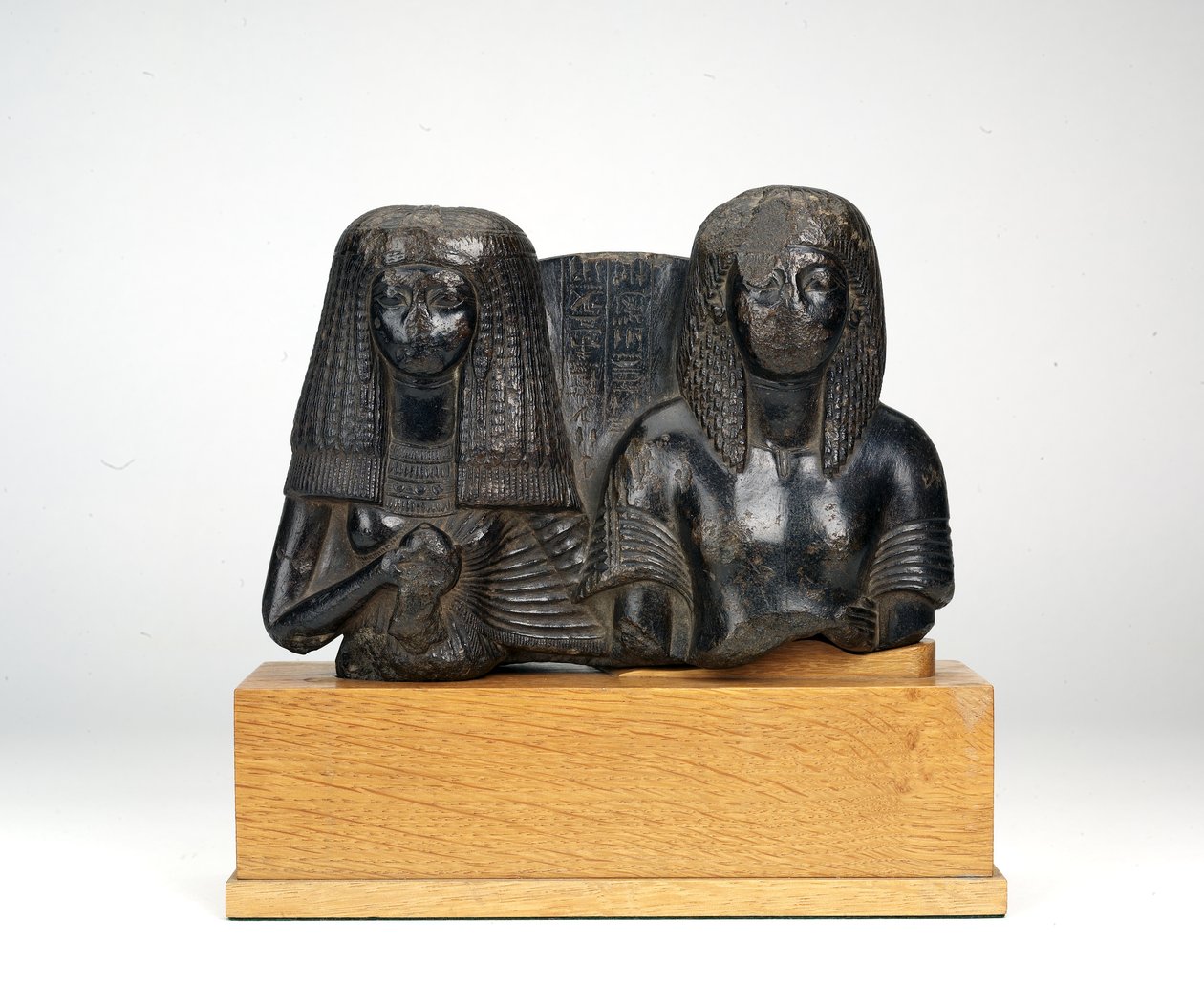 Estatueta do oficial militar Huy e sua esposa Nay, cantora de Amon, New Kingdom (esteatita) de Egyptian 18th Dynasty