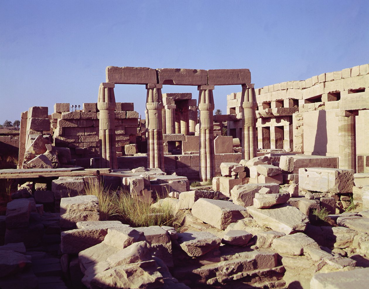 O pequeno templo de Tuthmosis III de Egyptian 18th Dynasty