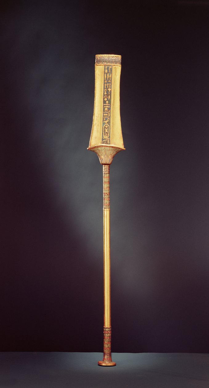 O cetro real, do túmulo de Tutankhamon (c.1370-1353 aC) Novo reino (chapa de ouro com núcleo de madeira incrustado com pedras semipreciosas) de Egyptian 18th Dynasty