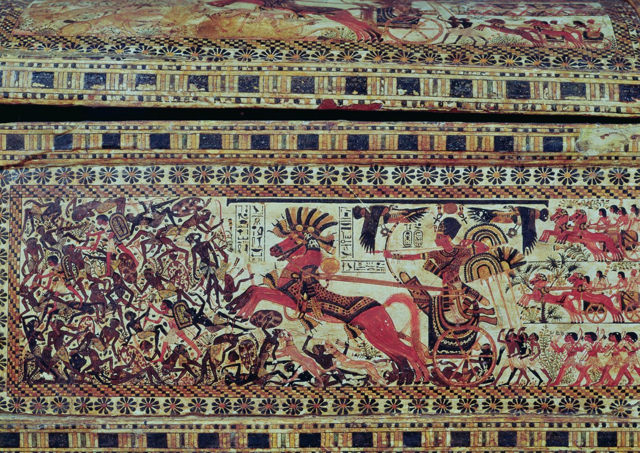 Tutancâmon (c.1370-1352 aC) em sua carruagem atacando africanos, detalhe do lado de um baú, Novo reino, c.1340 aC (madeira pintada) (ver 147998) de Egyptian 18th Dynasty