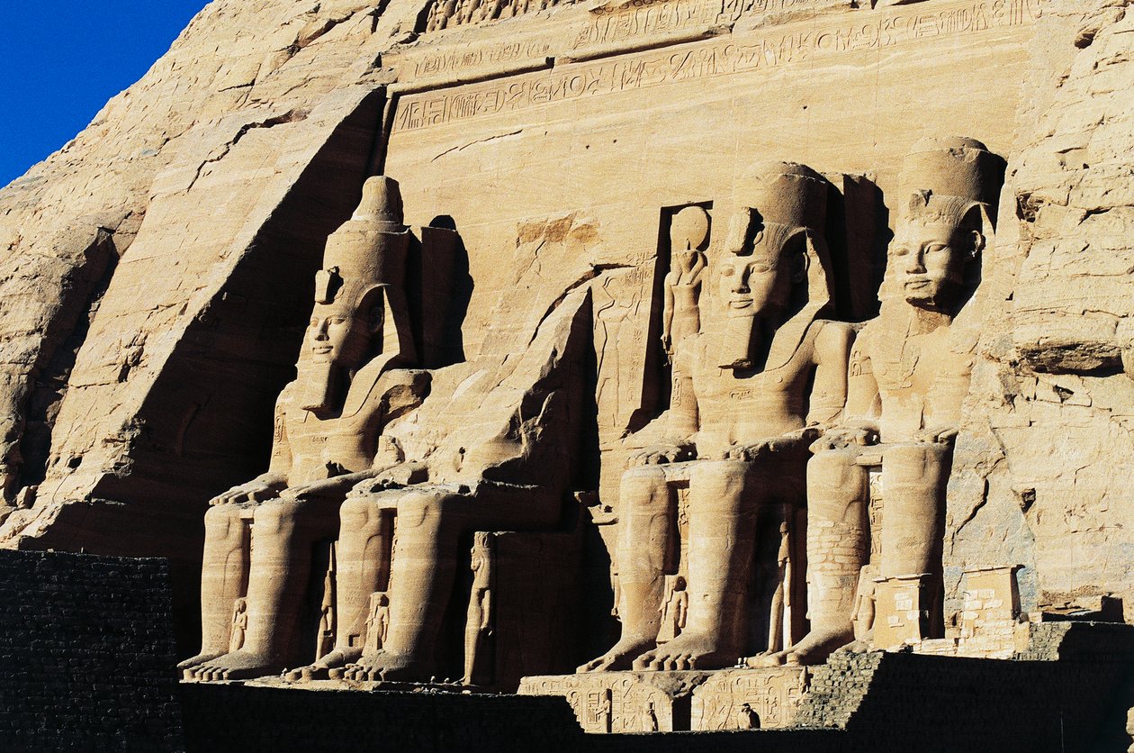 Estátuas colossais do Templo de Ramsés II, Abu Simbel, Egipto, Novo Reino, Dinastia XIX de Egyptian 19th Dynasty