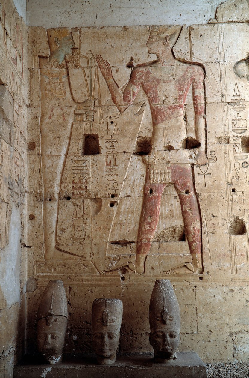 Antiquite egípcio: baixo relevo do templo de Sethi I em Abydos. 1318 a.C. Egito de Egyptian 19th Dynasty
