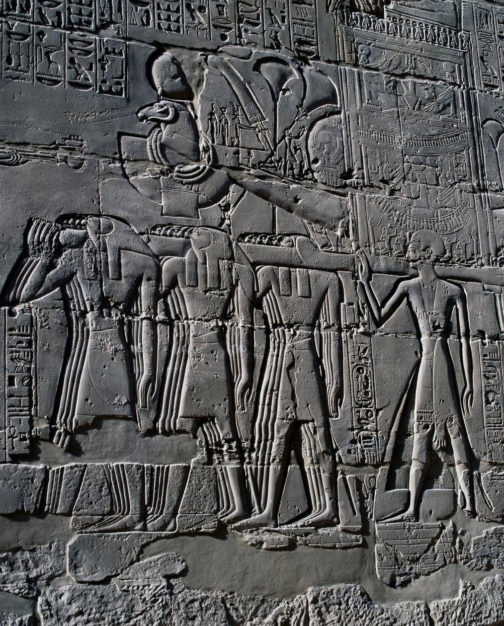 Ramsés II em frente do barco sagrado, relevo, paredes interiores do Grande Salão Hipostilo, complexo do templo de Karnak (Lista do Património Mundial da Unesco de Egyptian 19th Dynasty