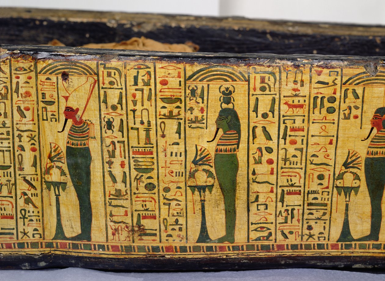 Detalhe da base exterior do caixão da múmia de Nesyamun, possivelmente encontrada em Deir El-Bahri, New Kingdom, c.1100 BC (madeira pintada) de Egyptian 20th Dynasty