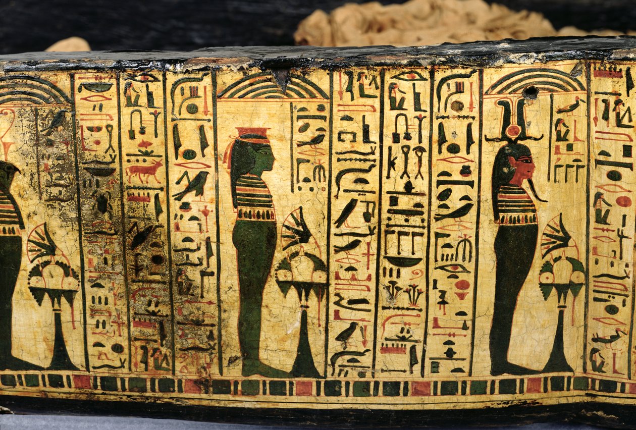 Detalhe da base exterior do caixão da múmia de Nesyamun, possivelmente encontrada em Deir El-Bahri, New Kingdom, c.1100 BC (madeira pintada) de Egyptian 20th Dynasty
