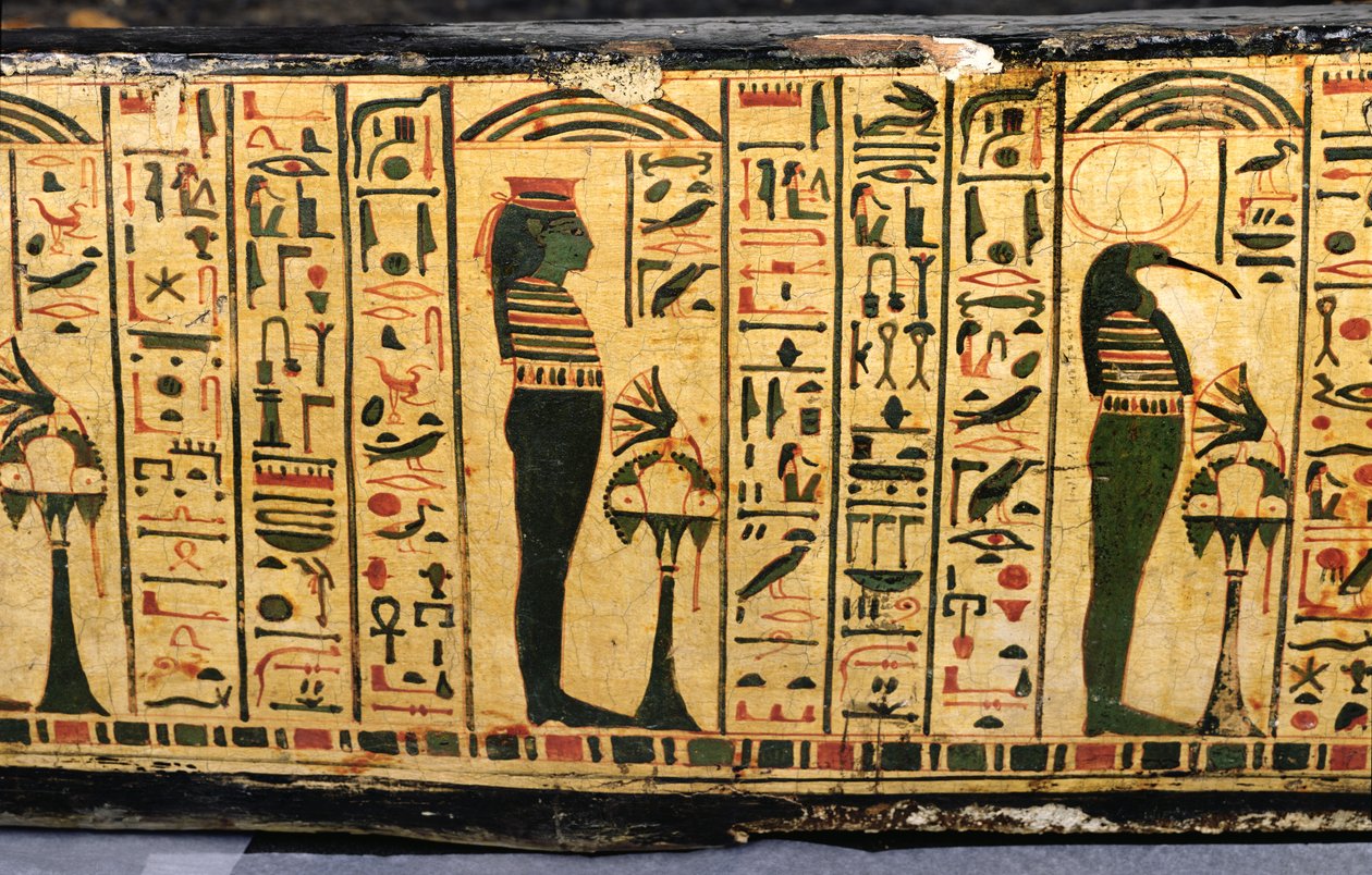 Detalhe da base exterior do caixão da múmia de Nesyamun, possivelmente encontrada em Deir El-Bahri, New Kingdom, c.1100 BC (madeira pintada) de Egyptian 20th Dynasty