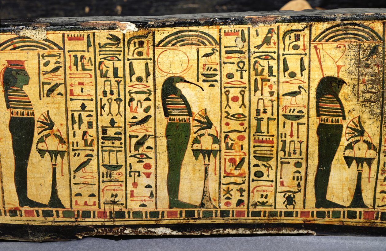 Detalhe da base exterior do caixão da múmia de Nesyamun, possivelmente encontrada em Deir El-Bahri, New Kingdom, c.1100 BC (madeira pintada) de Egyptian 20th Dynasty