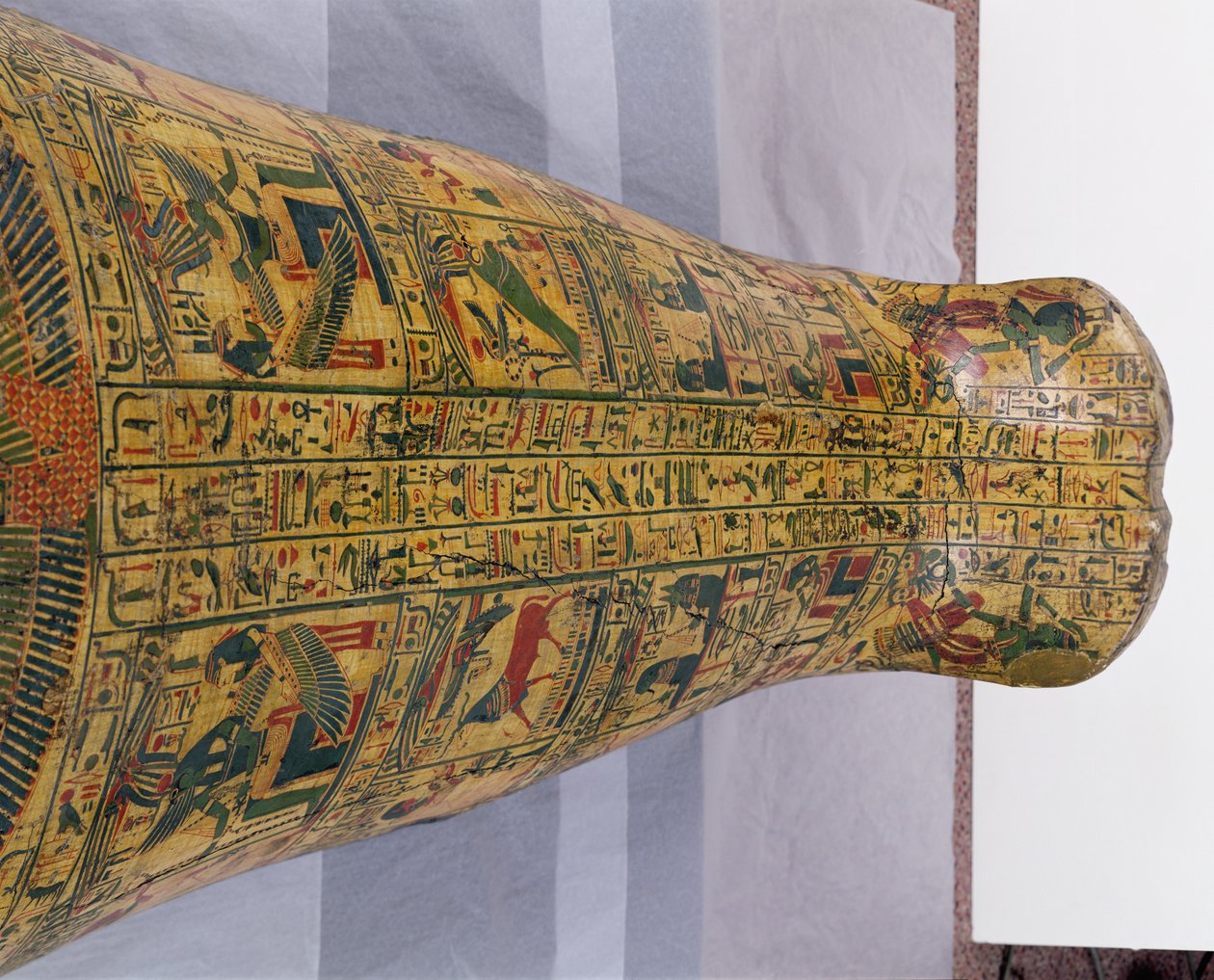 Detalhe da tampa exterior do caixão da múmia de Nesyamun, possivelmente encontrada em Deir El-Bahri, New Kingdom, c.1100 BC (madeira pintada) de Egyptian 20th Dynasty