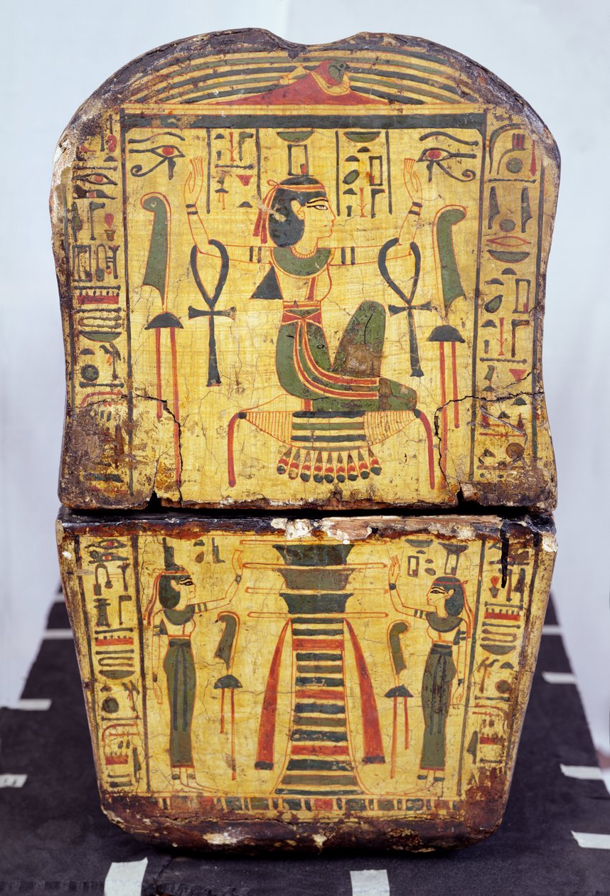 Vista final do caixão da múmia de Nesyamun, possivelmente encontrada em Deir El-Bahri, New Kingdom, c.1100 BC (madeira pintada) de Egyptian 20th Dynasty