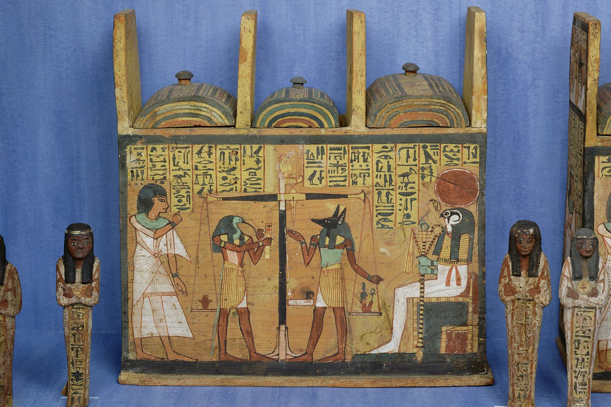 Caixão de Ushabti com uma cena de psychostasis, Terceiro Período Intermediário (madeira pintada) de Egyptian 21st Dynasty