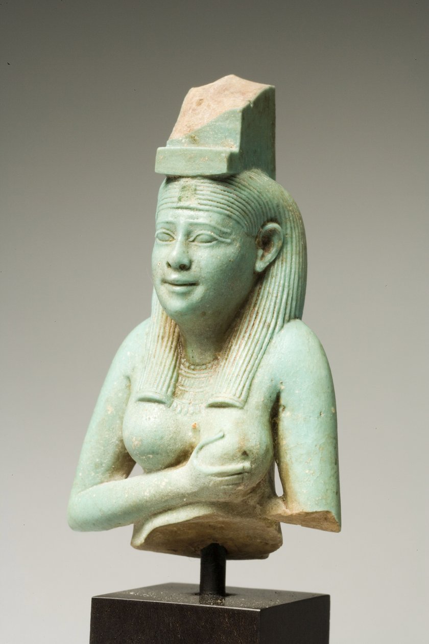Fragmento de Ísis, Período Dinástico Final (faiança) (ver também 270350) de Egyptian 26th Dynasty
