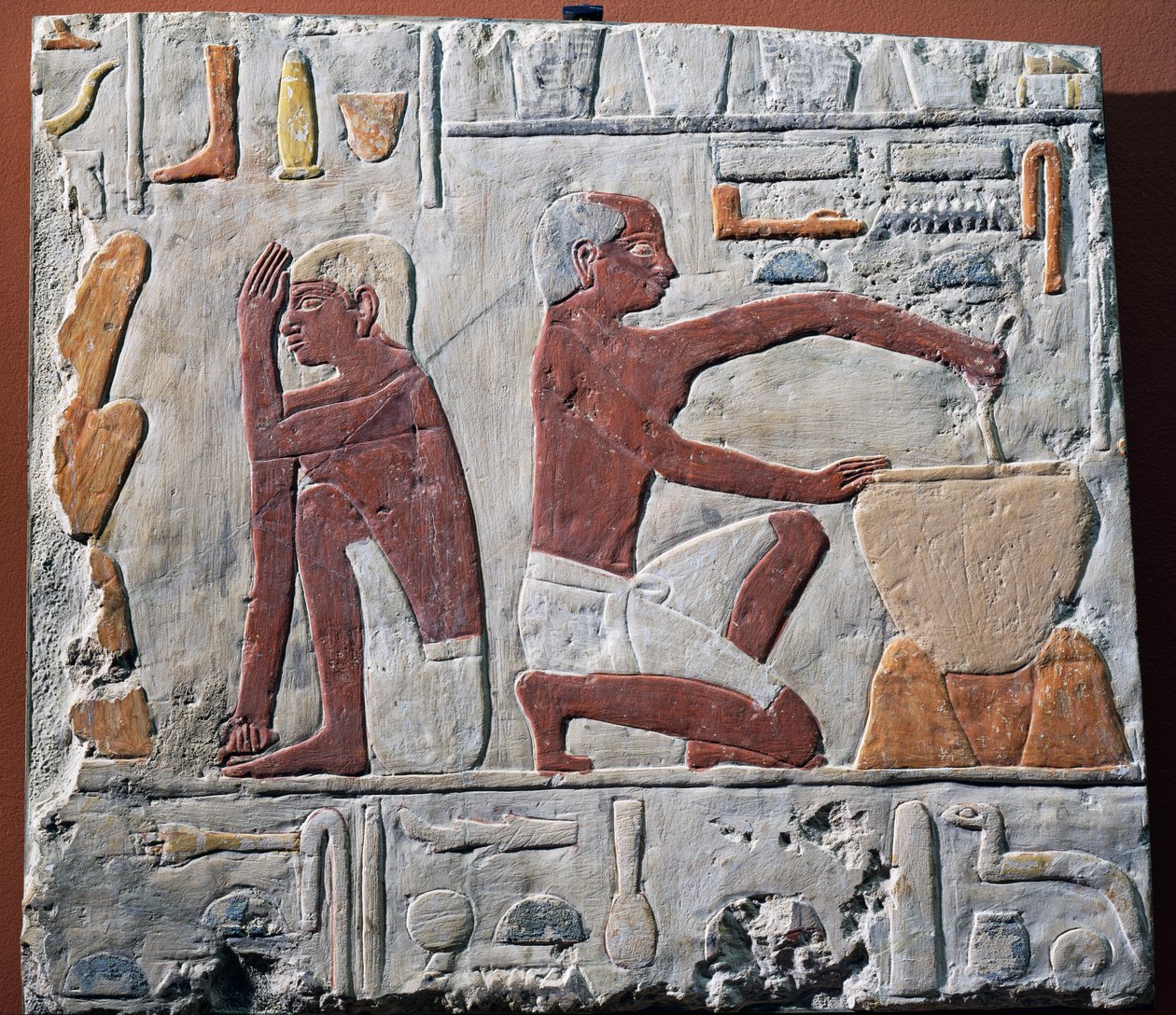 Preparação e cozedura de pão, 2500-2350 BC (calcário pintado) de Egyptian 5th Dynasty