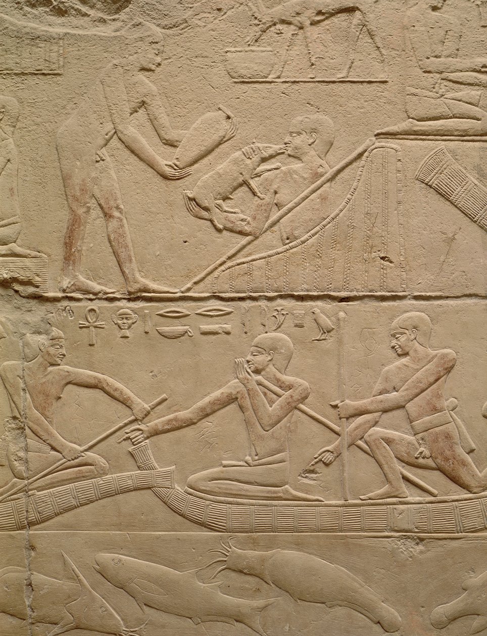 Relevo retratando um homem cuidando de um leitão recém-nascido e homens em barcos de papiro, do Mastaba de Kagemni, Reino Antigo (calcário pintado) de Egyptian 6th Dynasty