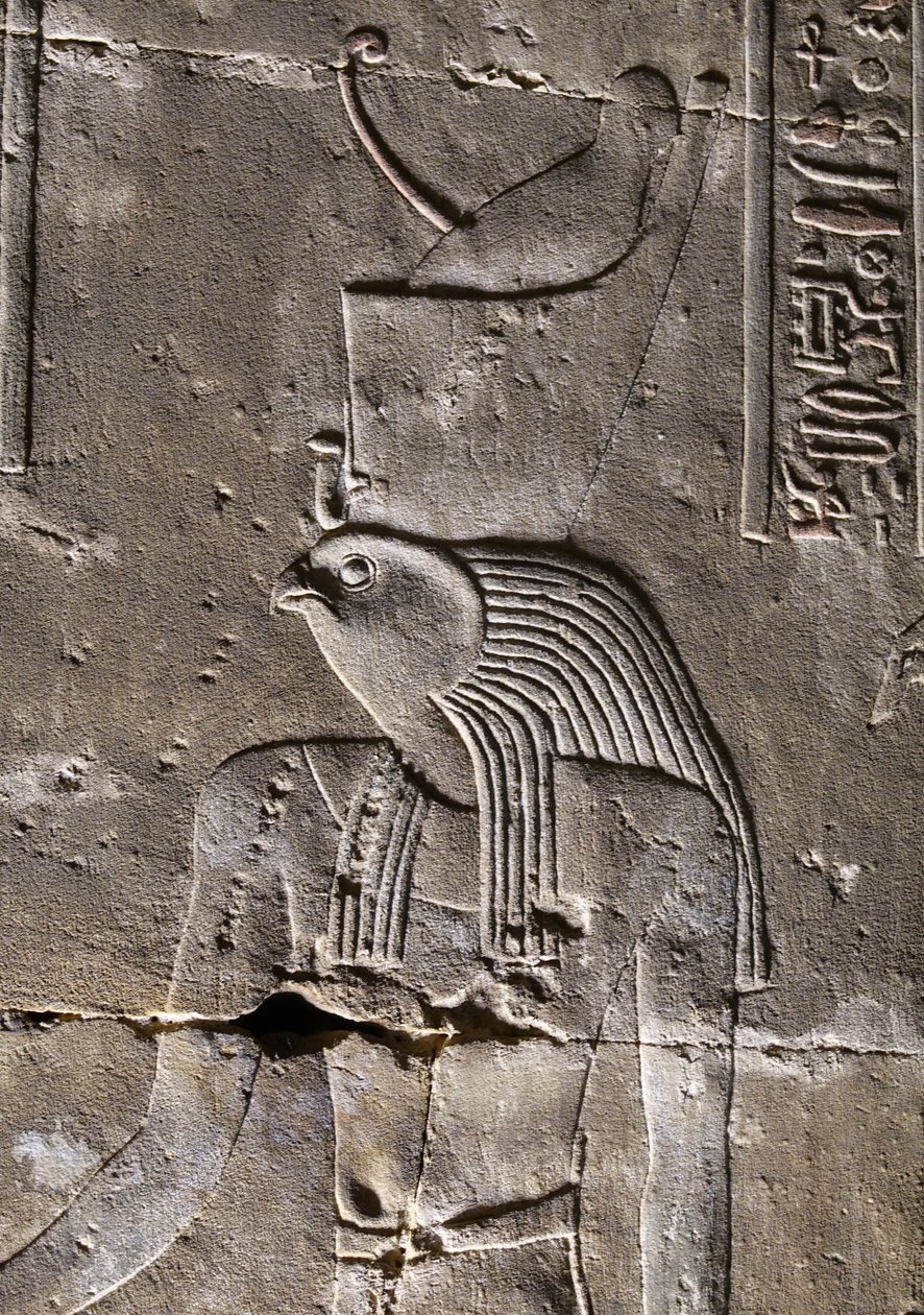 Hórus com a coroa naufragada, Templo de Hórus em Edfu de Egyptian Egyptian