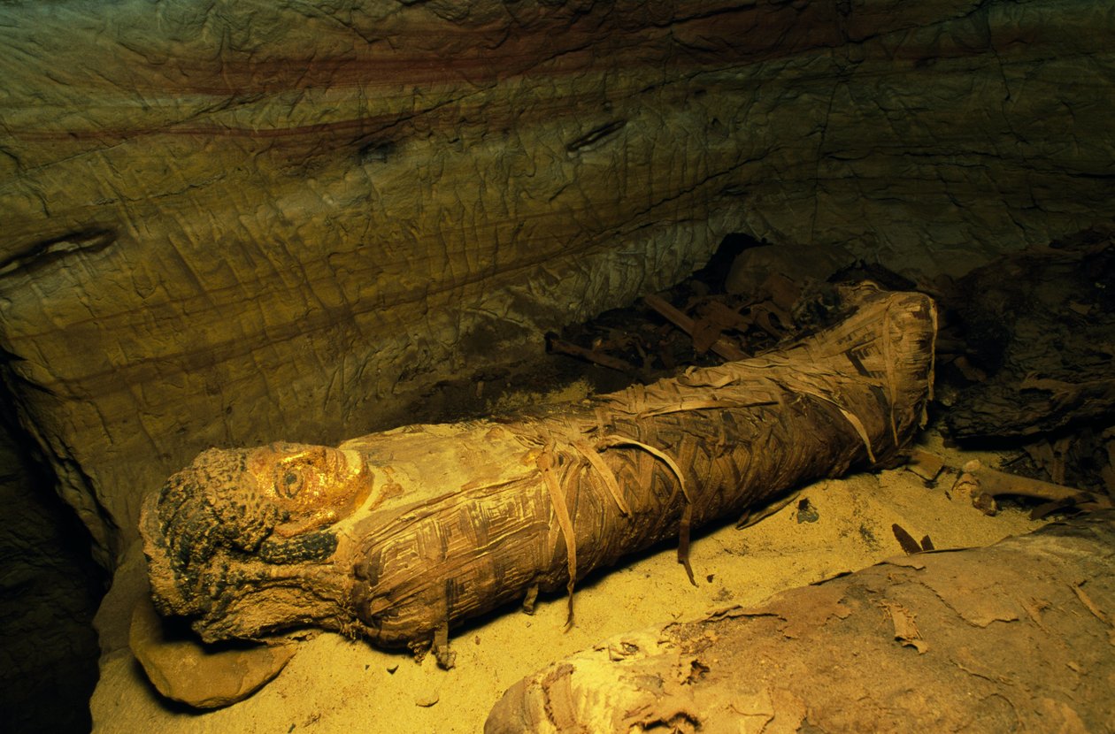 Múmia, Vale das Múmias de Ouro, Bahariya Oasis, Gizé, Egipto. Civilização egípcia de Egyptian Egyptian
