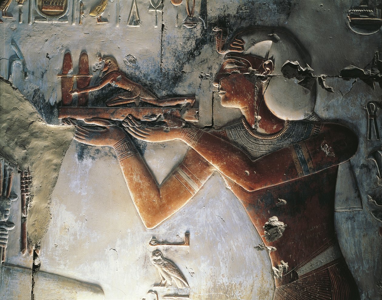 Relevo pintado de um faraó de Egyptian Egyptian