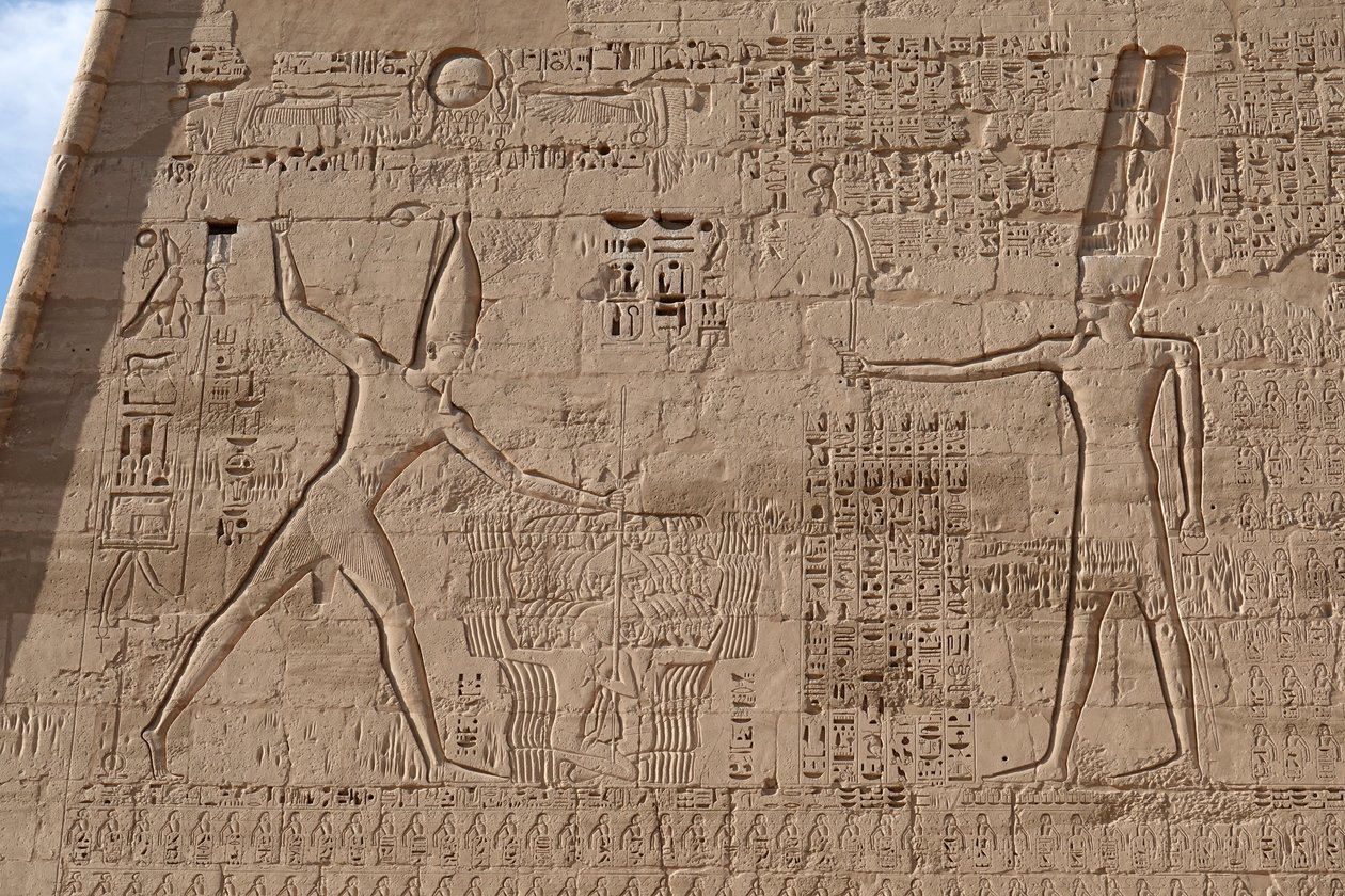 Cena do massacre dos inimigos, Templo de Hórus, Edfu de Egyptian Egyptian