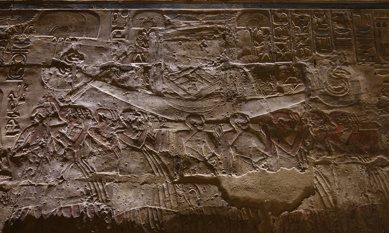 Escravos carregando um barco, Templo de Luxor (relevo) de Egyptian Egyptian