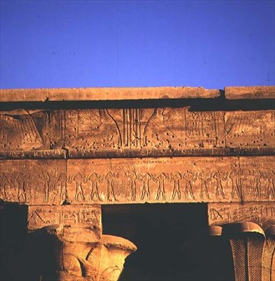 Arquitrave, do templo de Horus de Egyptian Ptolemaic Period