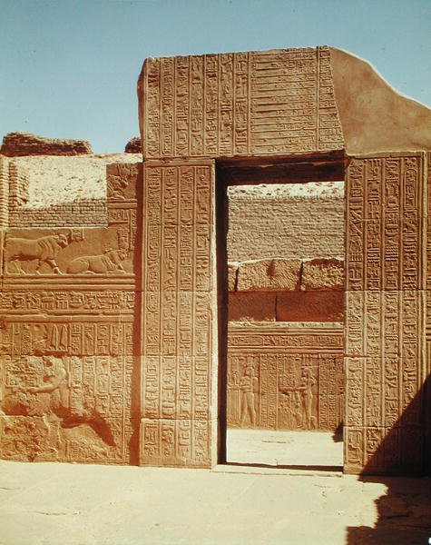 Porta de entrada para o terceiro corredor hipostilo de Egyptian Ptolemaic Period