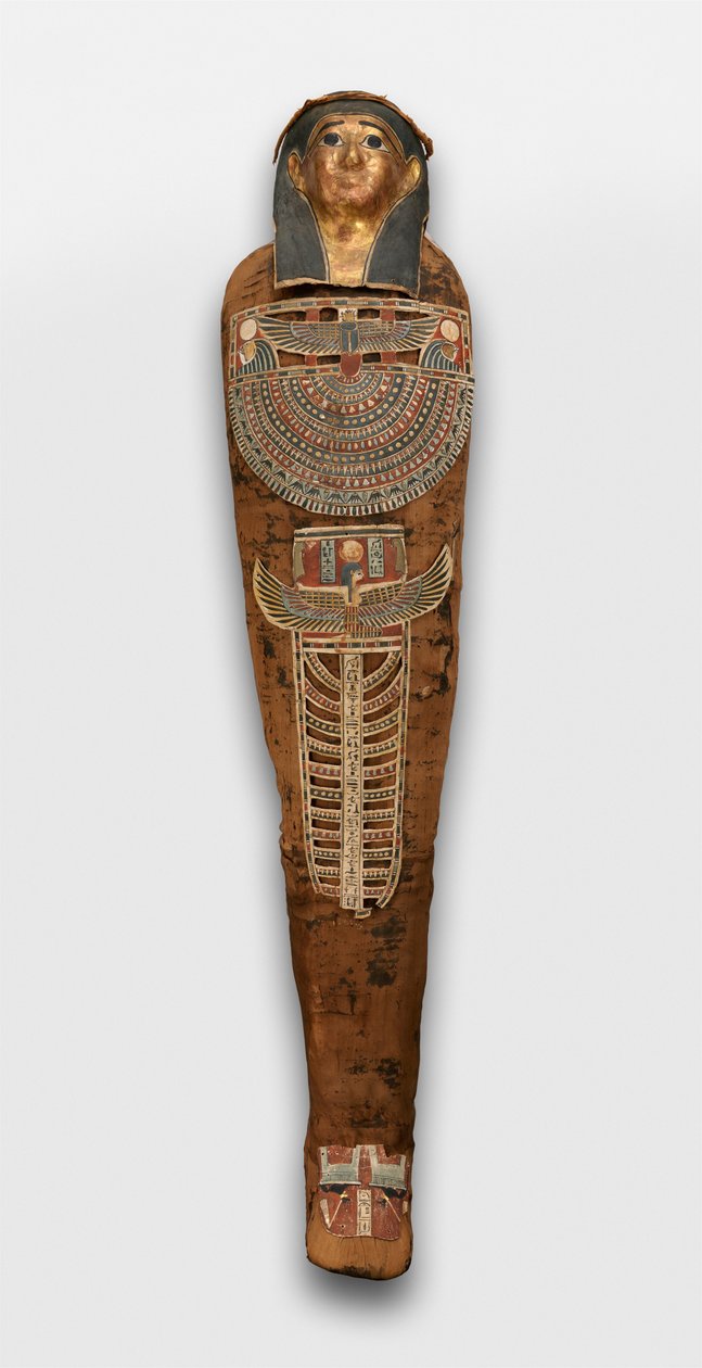 Múmia de Nesmin com grinalda vegetal, máscara de múmia e outros elementos de cartonagem, 200-30 aC de Egyptian Ptolemaic Period