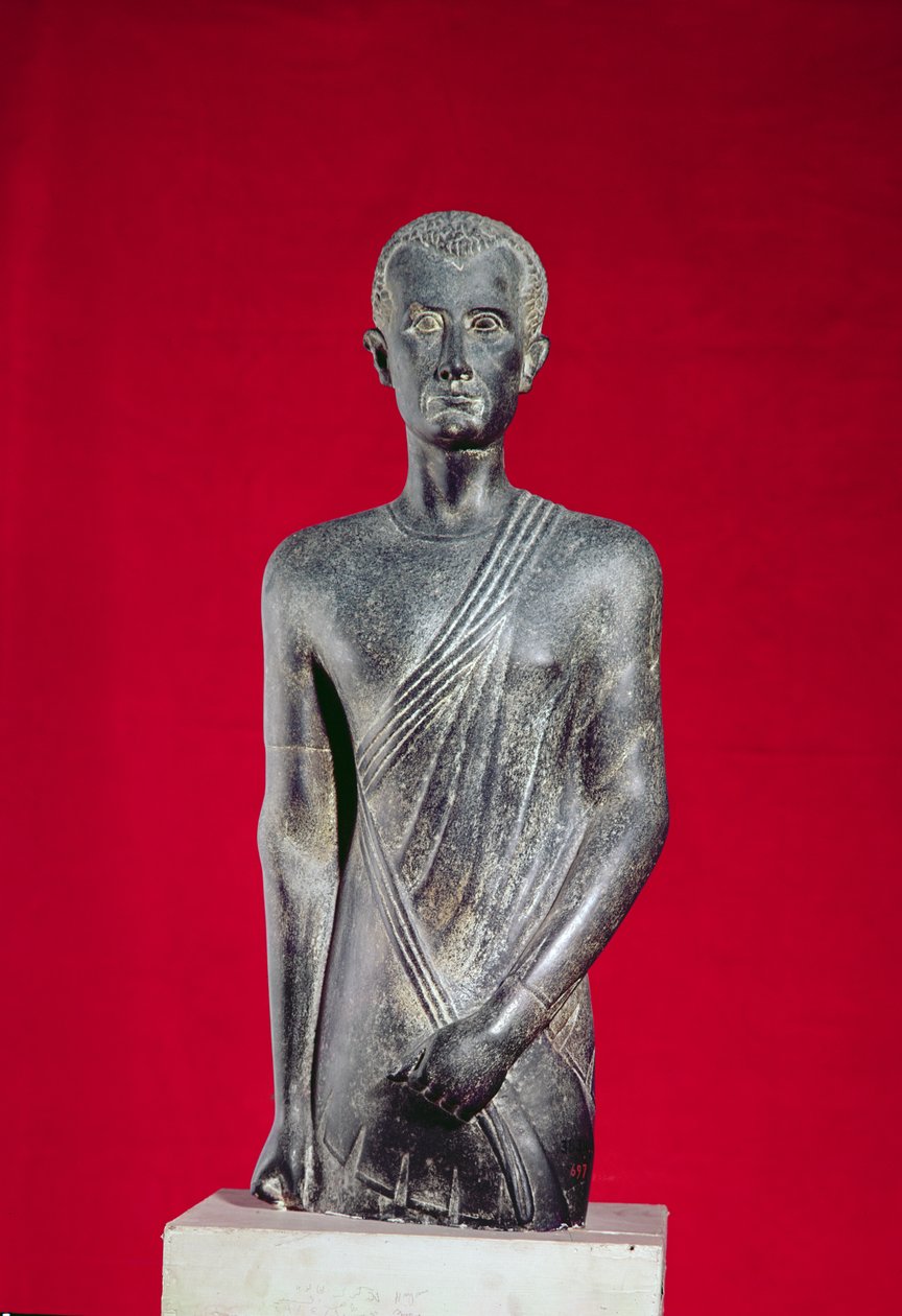 Estátua de Hor, de Alexandria, c.40 aC (basalto) de Egyptian Ptolemaic Period
