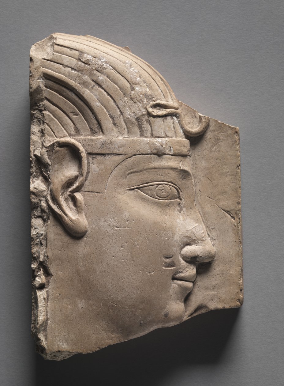 Alívio votivo de um rei, período greco-romano, 305-246 aC de Egyptian Ptolemaic Period