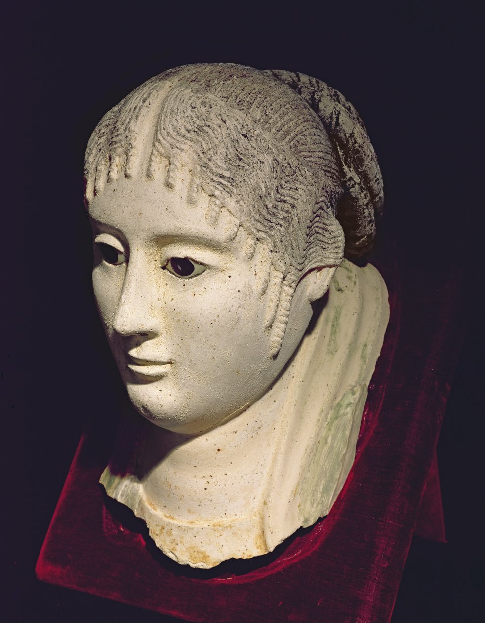 Cabeça de mulher (estuque pintado) de Egyptian School