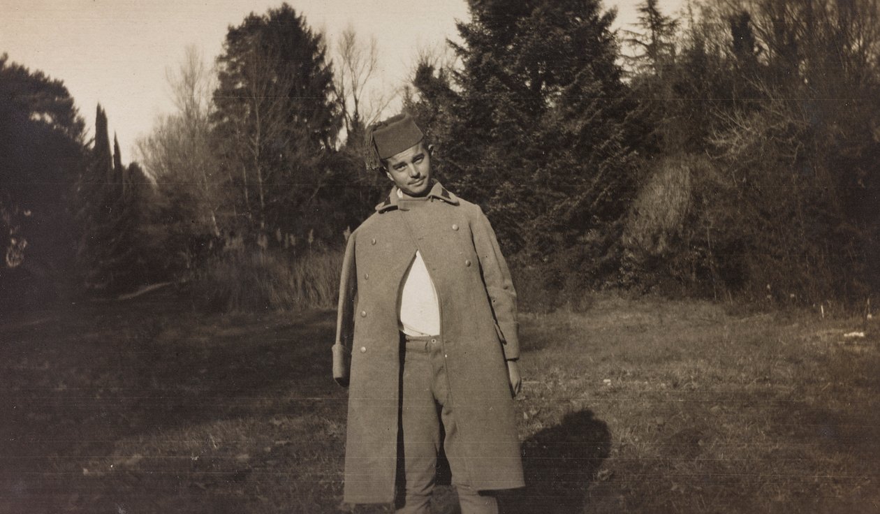 Álbum da Primeira Guerra Mundial em Friuli-Venezia Giulia: retrato de um cadete prisioneiro austríaco em Villa Brazzà, casa de 17 do Hospital de guerra em Soleschiano Manzano (foto a p/b) de Elena Bianconcini