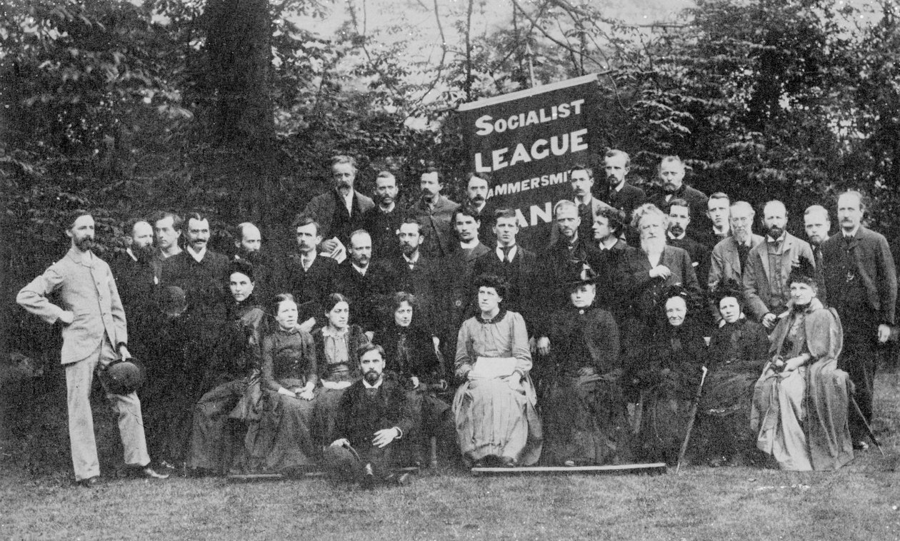 William Morris e a Liga Socialista de Hammersmith, c.1885 (foto bw) de Emery Walker