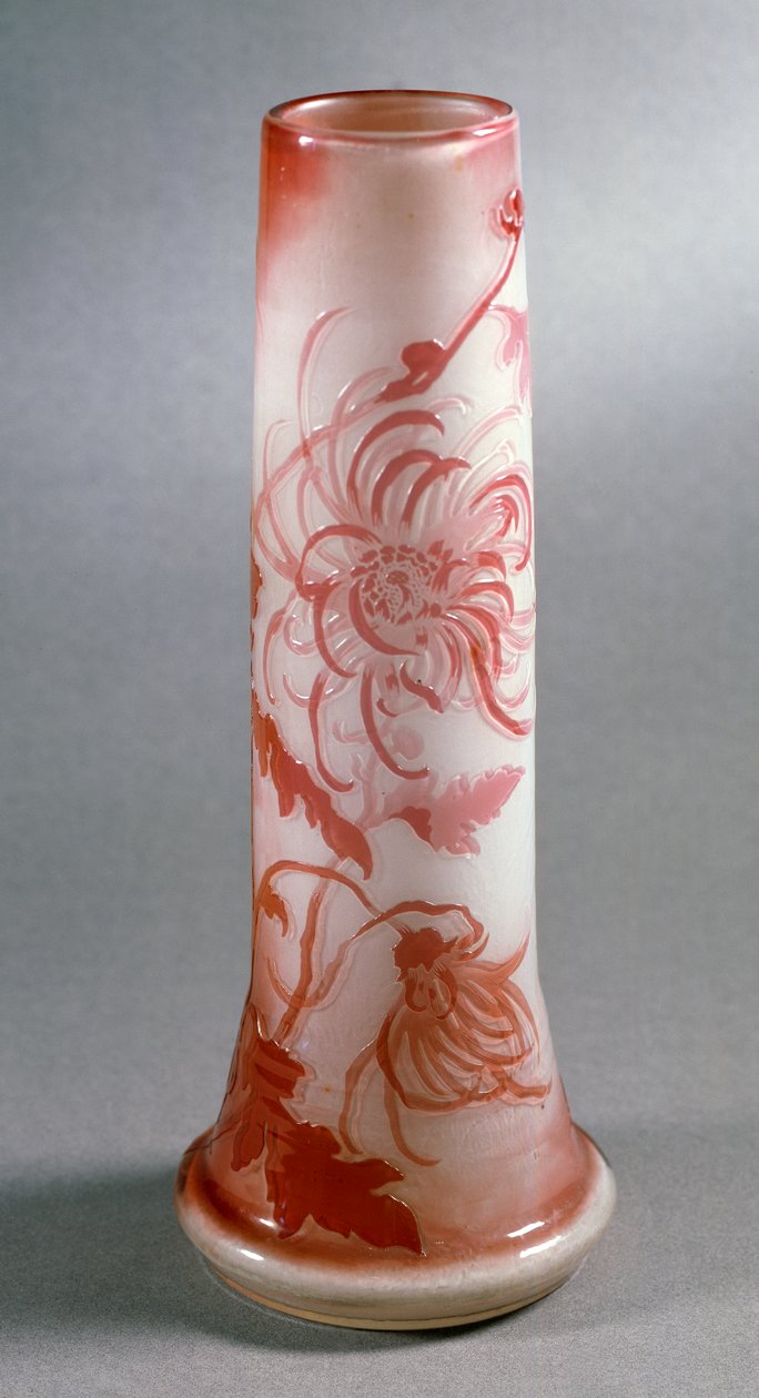 Jarra de vidro duplo com decoração de crisântemo vermelho, ca 1900, França de Emile Galle