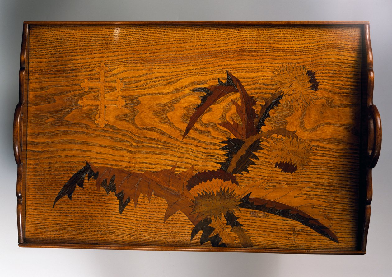Tabuleiro de madeira incrustado com decoração de cardo, Made by Emile Galle (1846-1904), 40x42 cm, França, século XX de Emile Galle