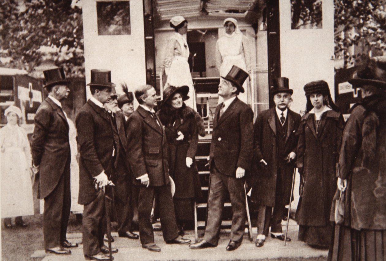 Um presente britânico para a Itália, ilustração do The Illustrated War News, de setembro de 1916 (foto sépia) de English Photographer