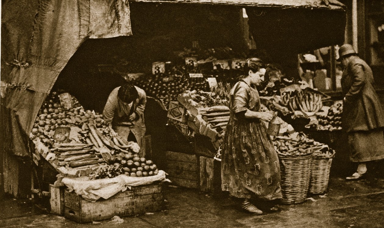 Um verdureiro da estrada comercial, East End de Londres (foto sépia) de English Photographer
