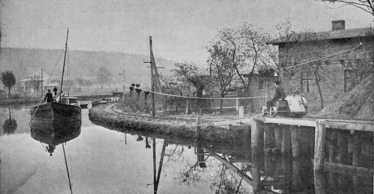 Um automóvel atraca uma barcaça pelo Canal Finow, na Alemanha, ilustração de The King, 1 de junho de 1901 de English Photographer