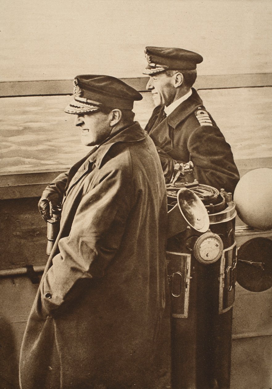 Almirante Beatty, com o capitão da bandeira Chatfield, assistindo a rendição da frota alemã, 1918 (foto sépia) de English Photographer