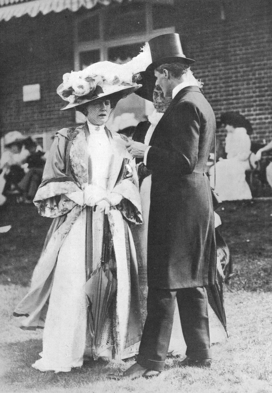 Alice Keppel e seu marido George, 1909 de English Photographer