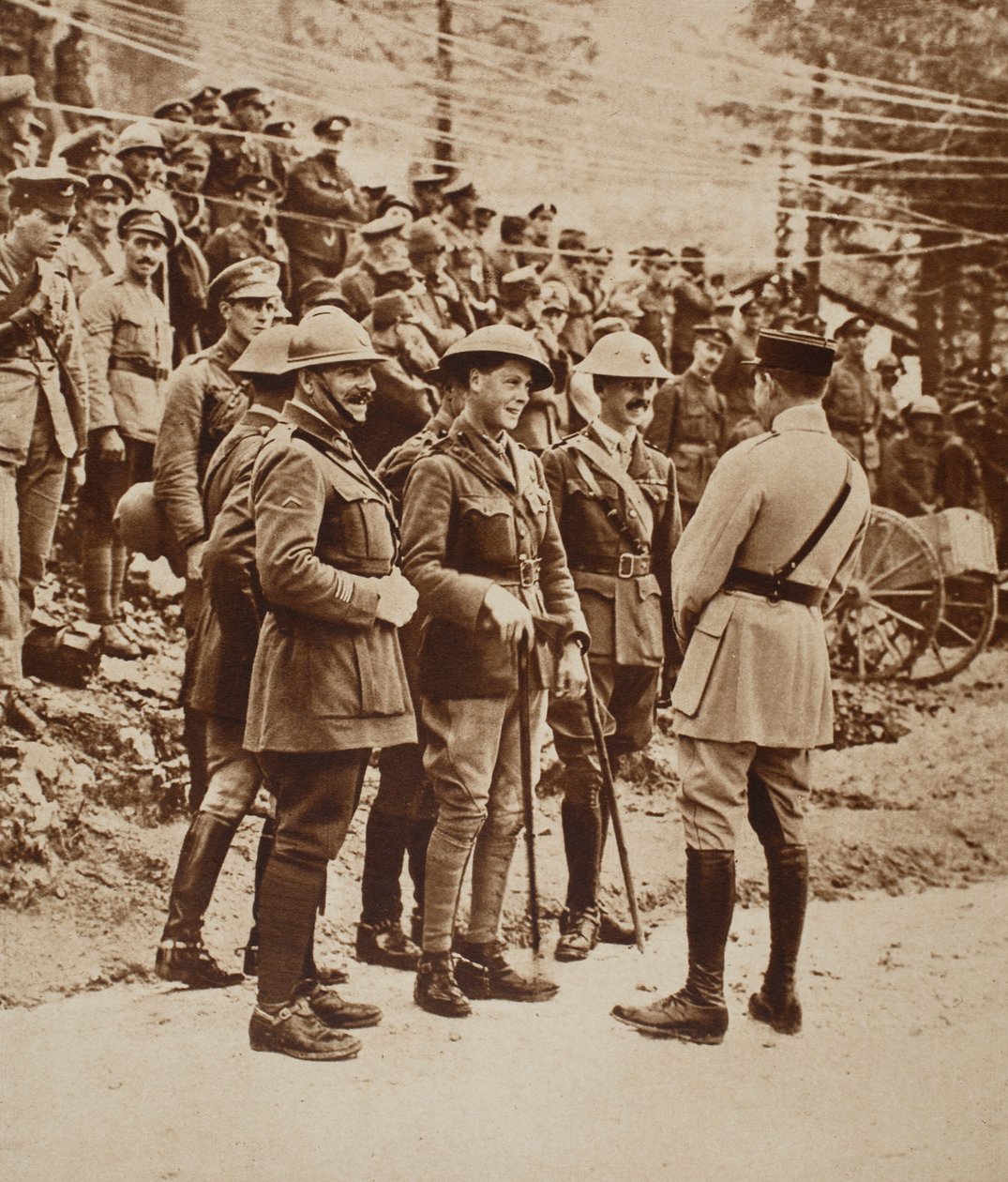 Um Grupo Internacional na Frente Italiana, 1917: Príncipe de Gales no Centro de English Photographer