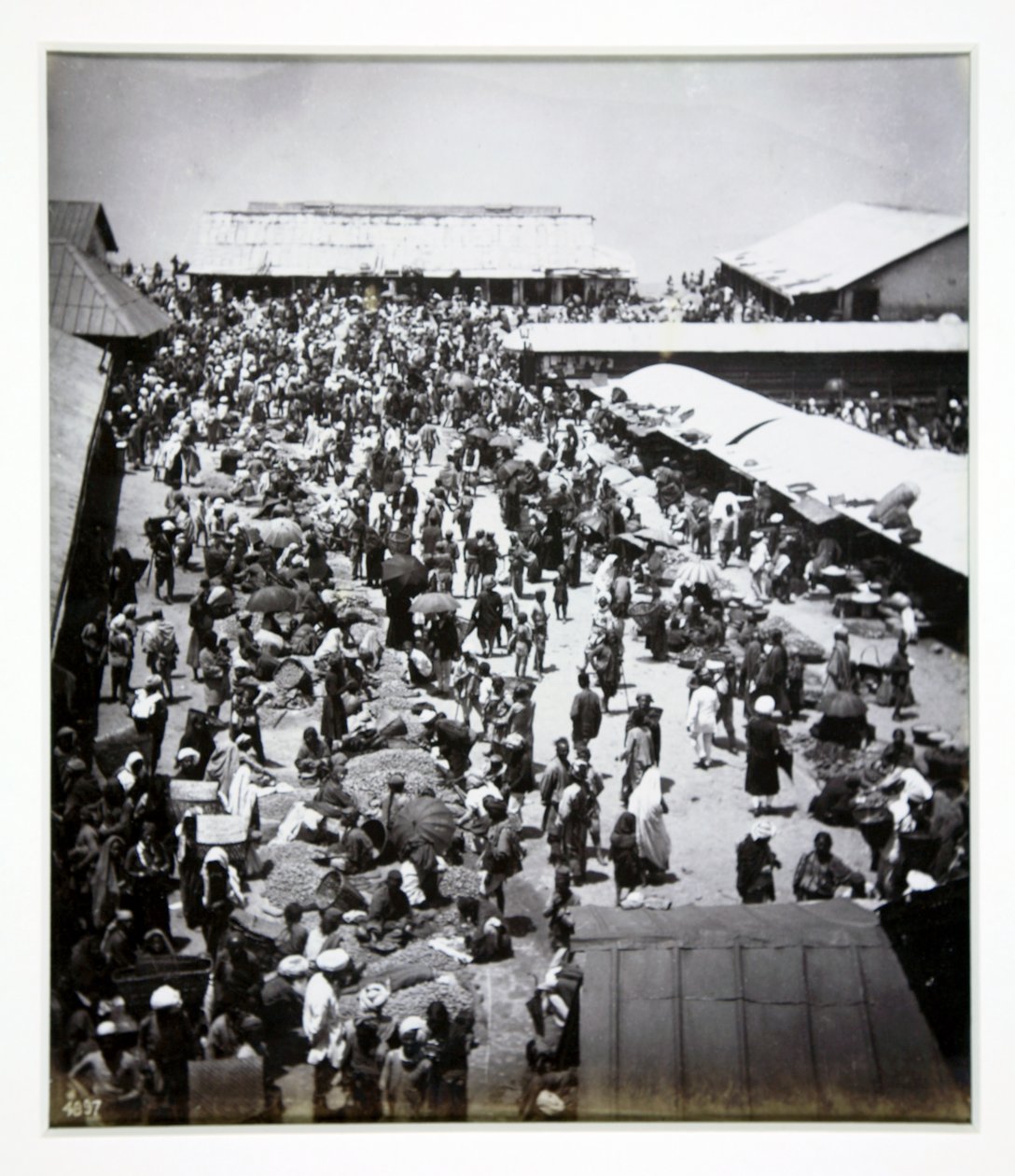 Bazar, Darjeeling, fotografia atribuída a Bourne und Shepherd, c.1880 de English Photographer