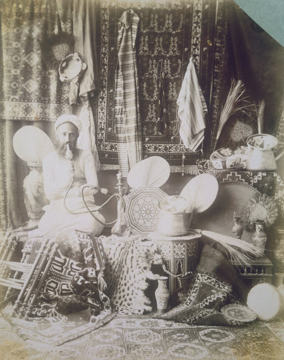 Bazar no Cairo, Egito, c.1878 de English Photographer