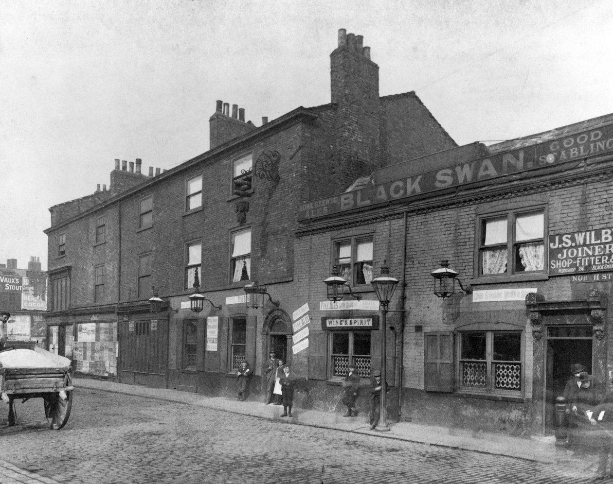 Pub Black Swan em North Street, em Leeds, 1898 de English Photographer