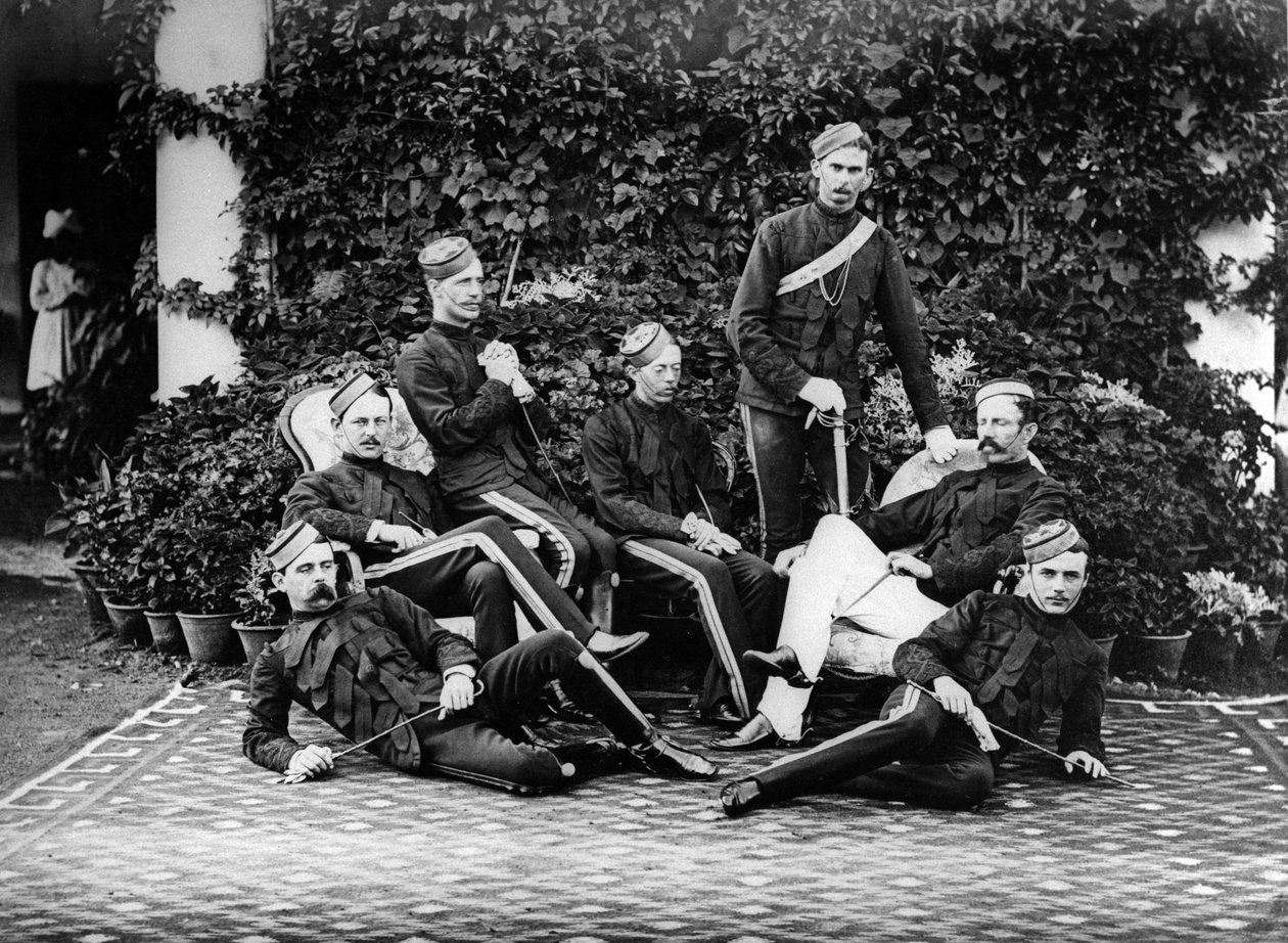 Oficiais de Artilharia Britânica na Índia, c.1860-80 de English Photographer
