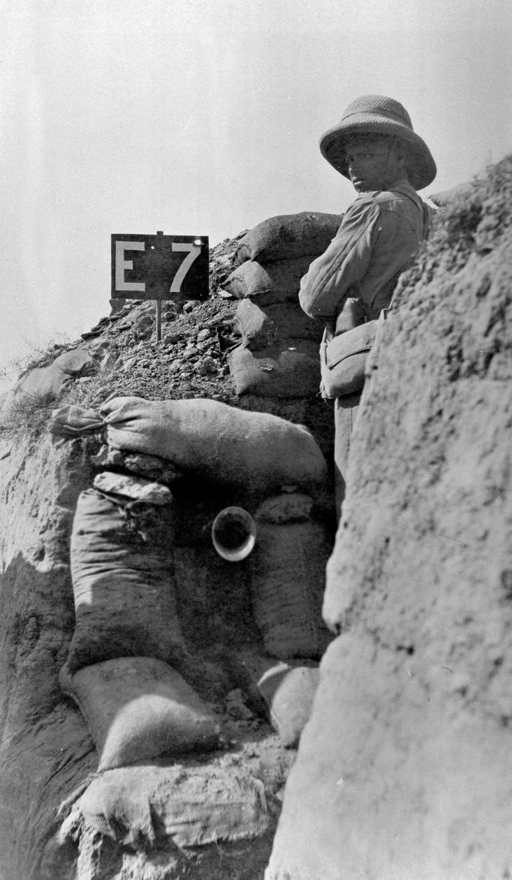 Tropas britânicas em trincheiras, Sannayat, 1916 de English Photographer