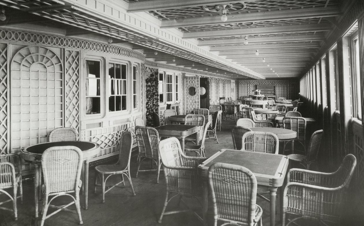Cafe Parisien no RMS Titanic, 04 de janeiro de 1912 de English Photographer