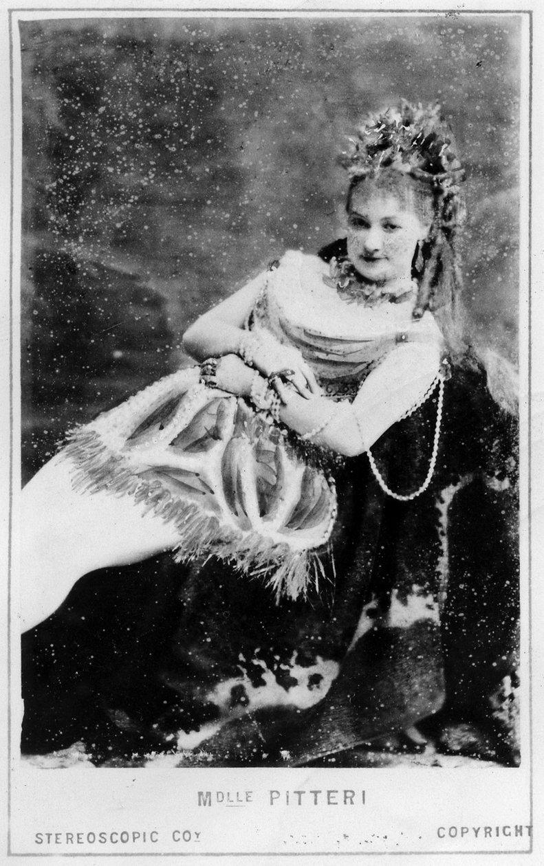 Carte de Visite de Mlle Pitteri (álbum de impressão) de English Photographer