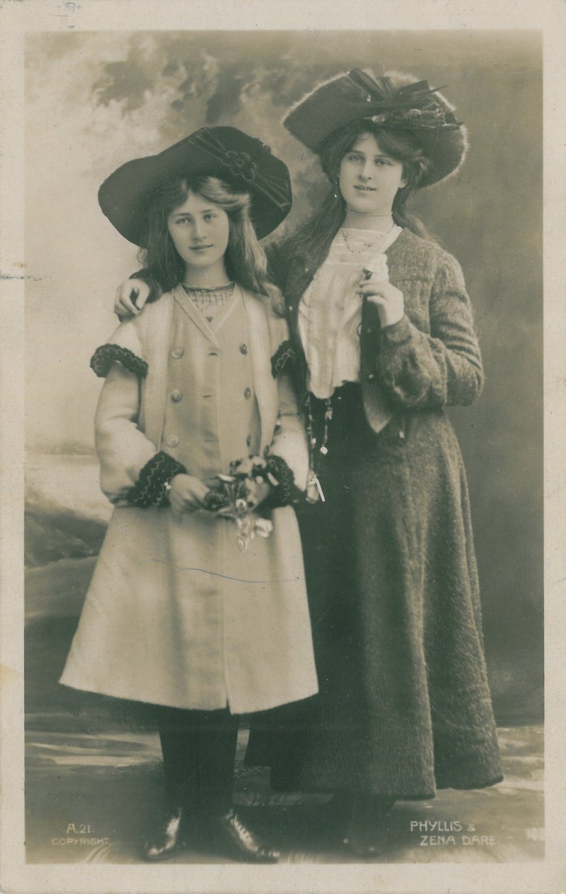 Celebridades do Palco: Miss Phyllis e Miss Zena Dare, c.1903-08 de English Photographer