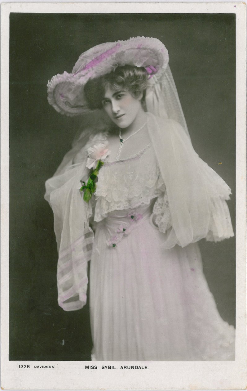 Celebridades do Palco: Miss Sybil Arundale, c.1903-08 (foto colorida) de English Photographer