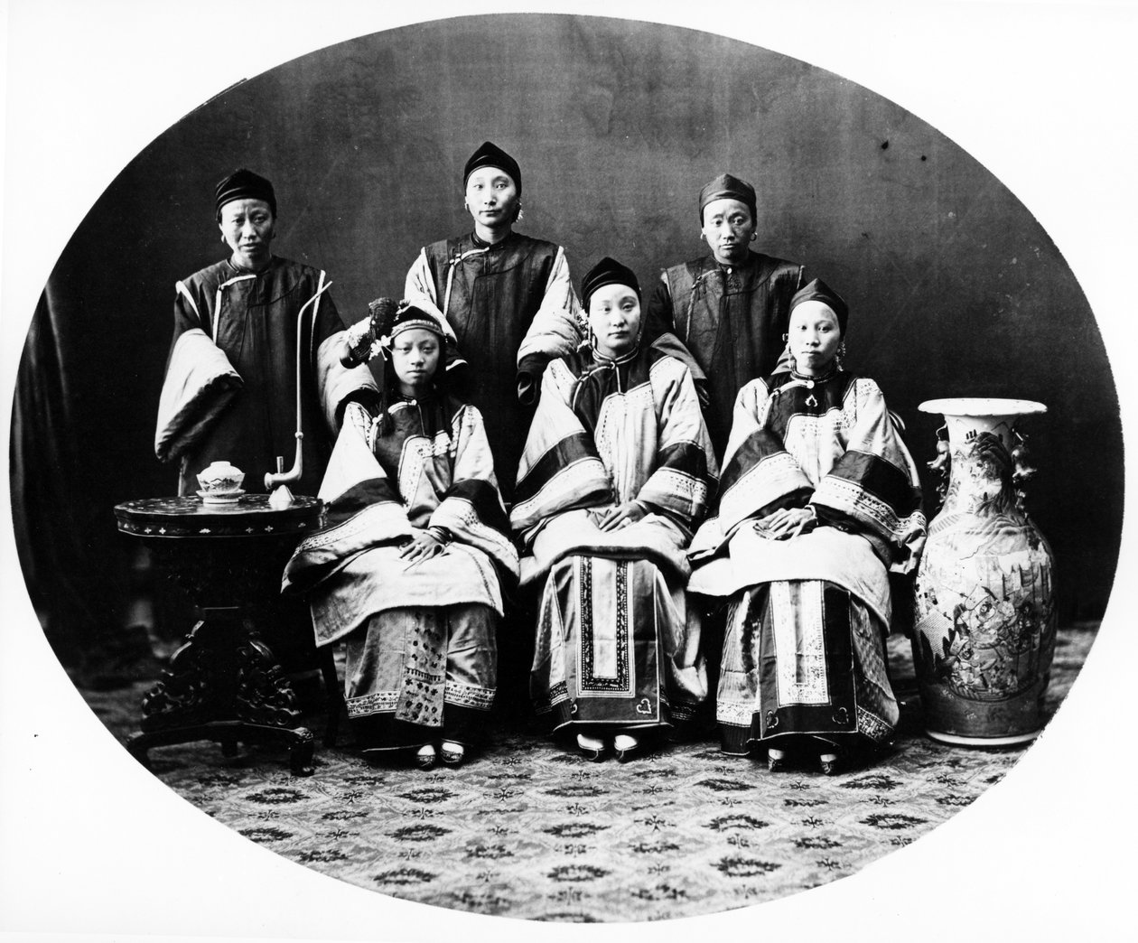 Senhoras Celestes, Xangai, c.1870 de English Photographer