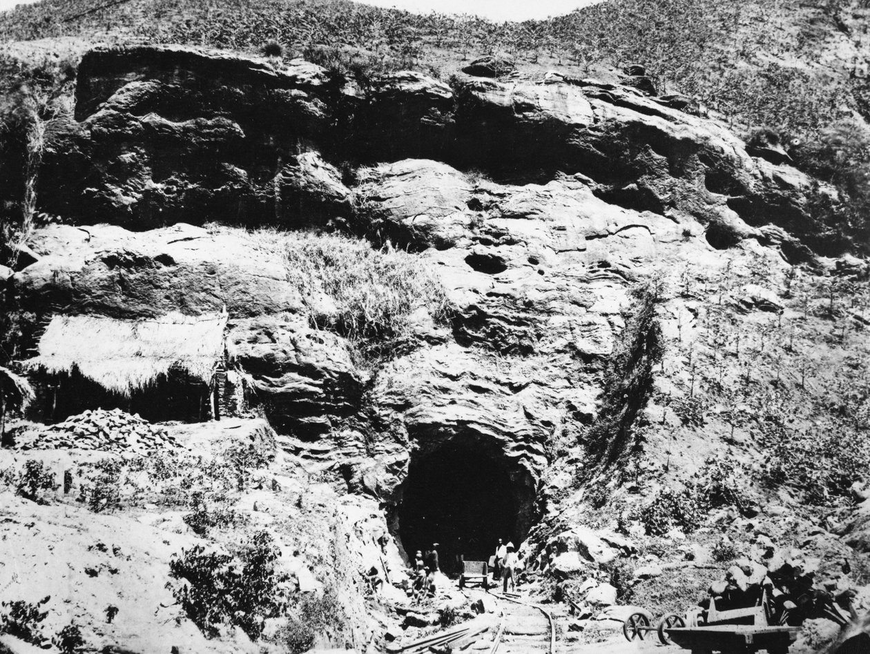 Construção de um túnel na estrada de ferro Colombo-Kandy, c.1860s de English Photographer